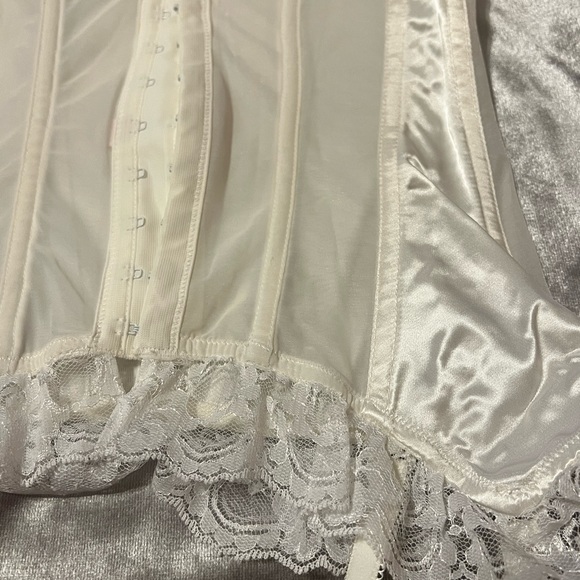 Victoria’s Secret lace/ silky mesh white bustier corset - Picture 9 of 13